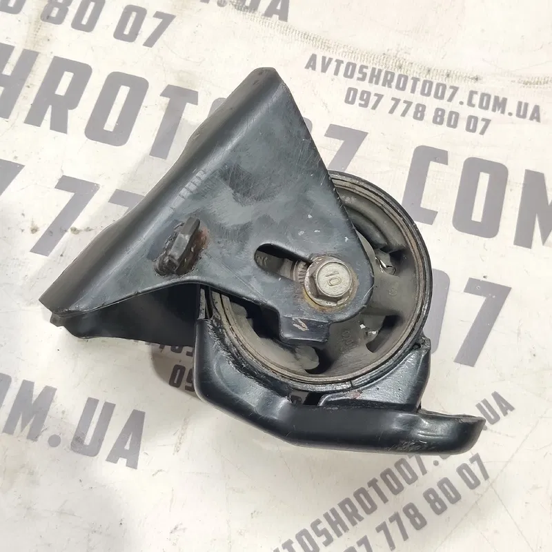 Подушка двигуна Hyundai Elantra 3 (00-06) 1.6 передня нижня