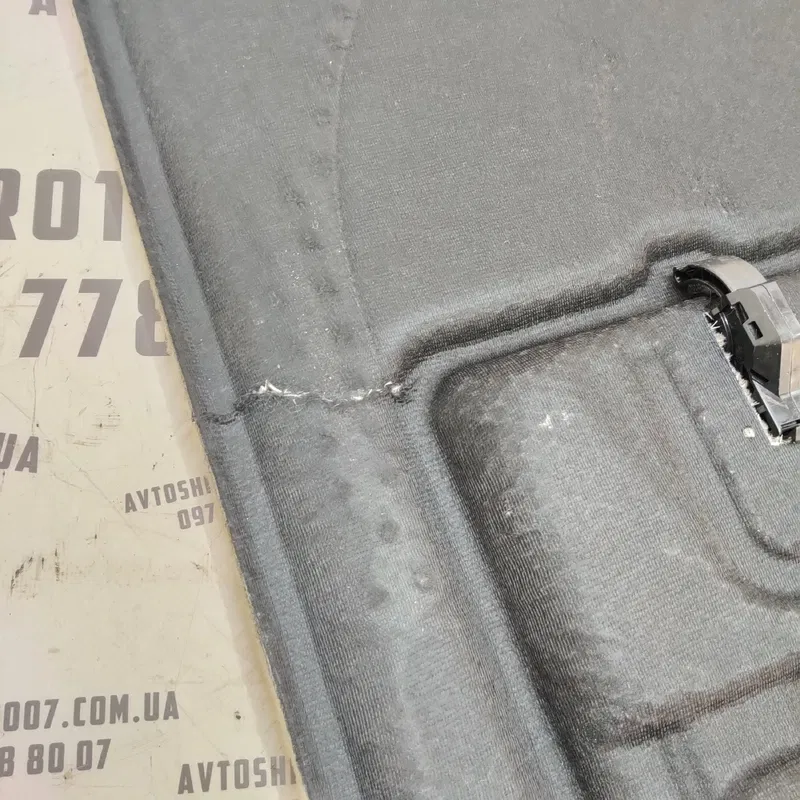 Полка багажника Volvo V50 (04-12) 2.0D задня OEM 39870017