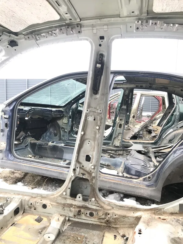 Стійка центральна Kia Cerato 1 (04-09) 2.0 Бензин права