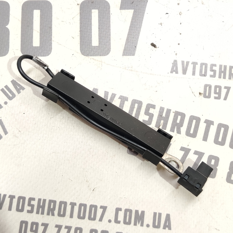 Підсилювач антени Volvo V50 (04-12) 2.0D ліва задня верхня