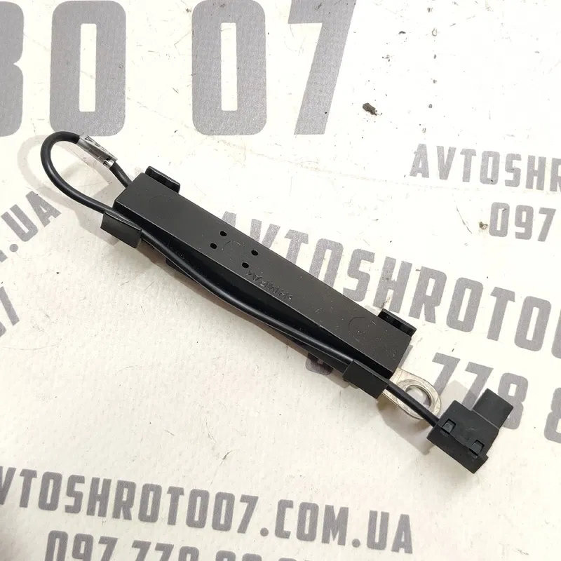 Підсилювач антени Volvo V50 (04-12) 2.0D ліва задня верхня