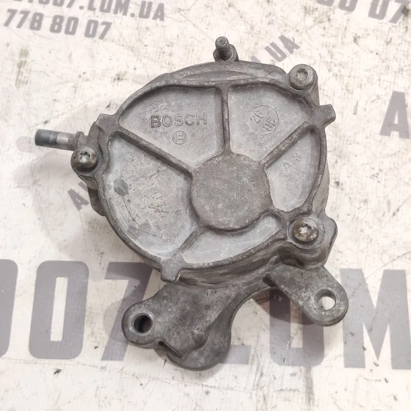 Насос вакуумний Volvo V50 (04-12) 2.0 Дизель D4204T