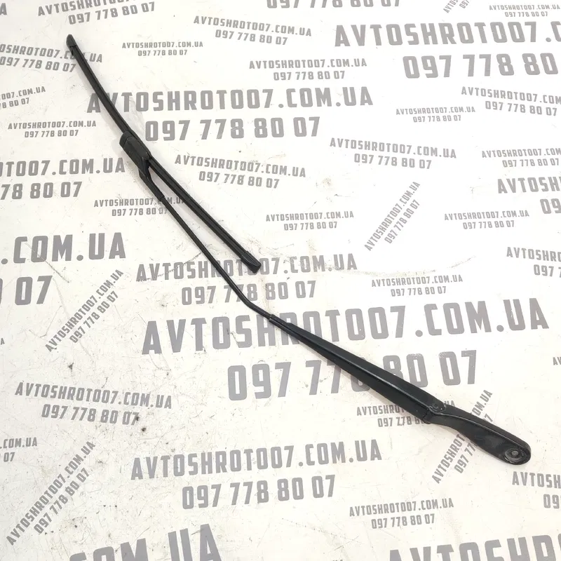 Двірник Volvo V50 (04-12) 2.0 D передній правий OEM 30699998