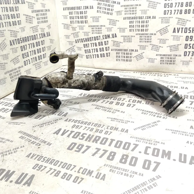 Патрубок повітряний Volvo V50 (04-12) 2.0D OEM 3m519a673h