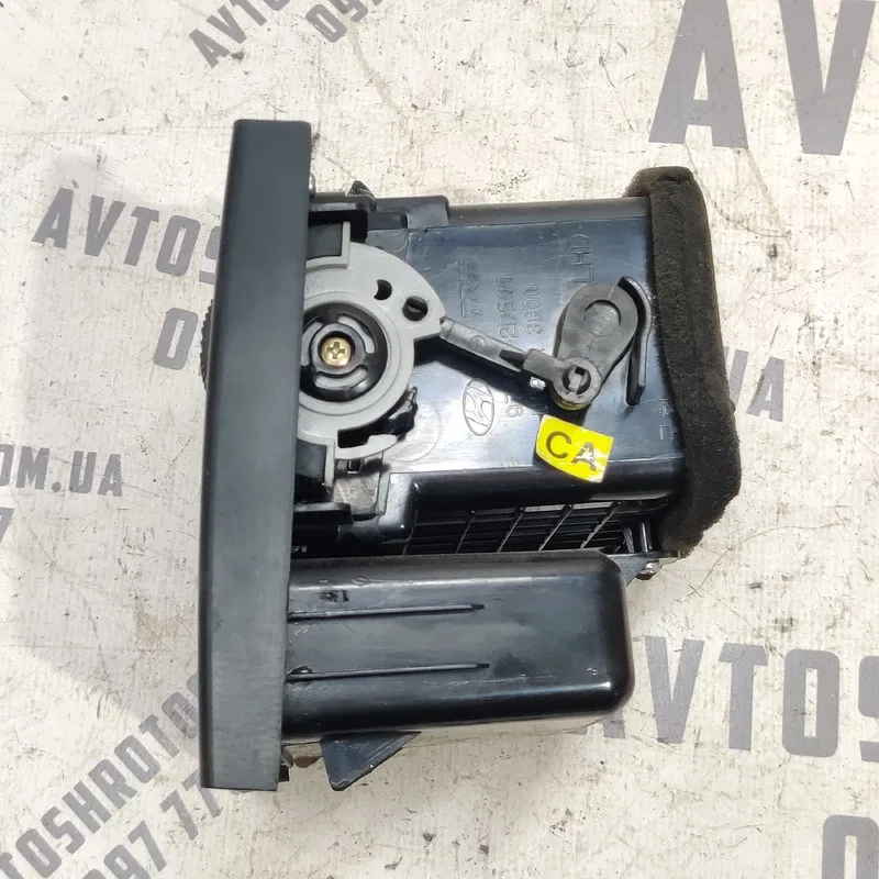 Дефлектор Hyundai Elantra 3 (00-06) 1.6Б Прав OEM 974902d500