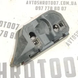 Кронштейн крила Volvo V50 04-12 2.0D пер.прав. OEM 30655875