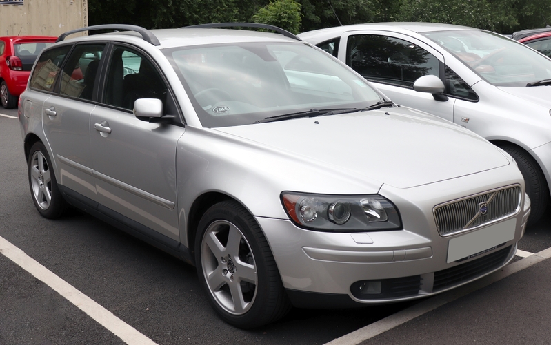 Шведська якість: Volvo V50 надійшов на розбирання
