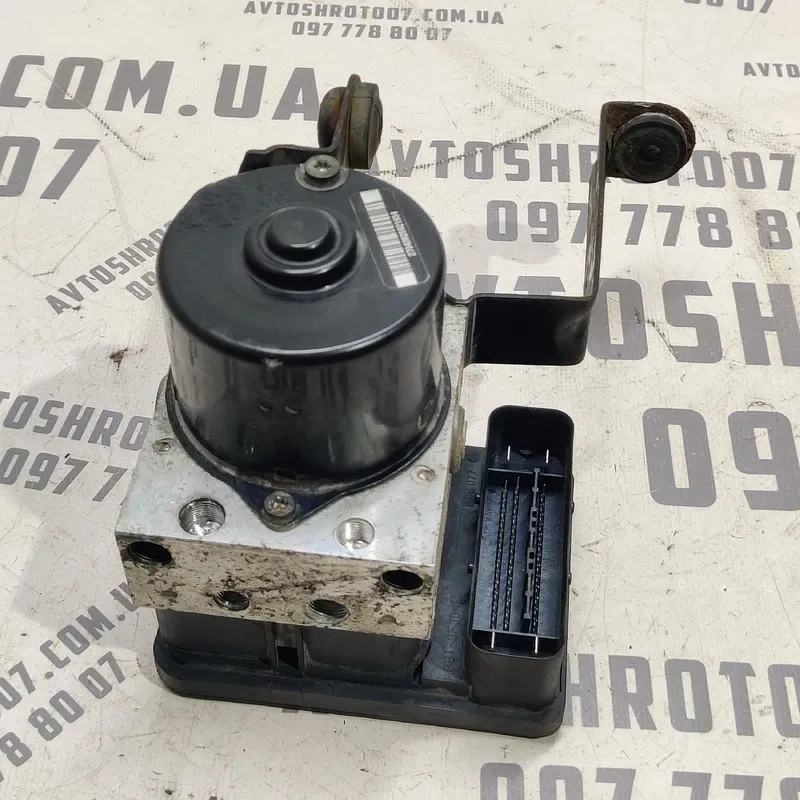 Блок АБС Volvo V50 (04-12) 2.0D передній лівий OEM 30736589a