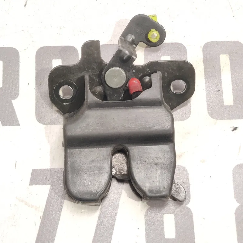 Замок багажника Hyundai Elantra 3 (00-06) 1.6 Бензин задній
