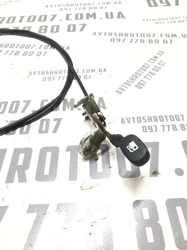 Трос лючка паливного бака Kia Cerato 1 (04-09) 2.0 Бензин