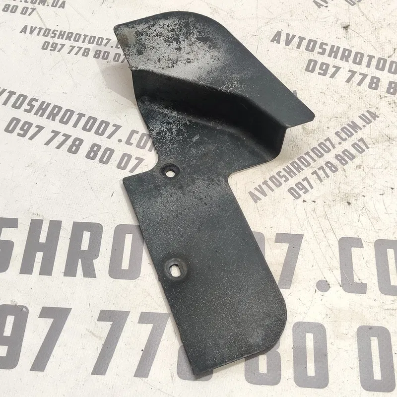 Накладка Hyundai Elantra 3 00-06 1.6 нижня пр OEM 291362d100