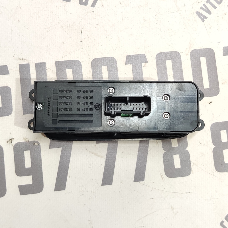 Блок склопідйомників Volvo V50 04-12 2.0D лівий OEM 30710787