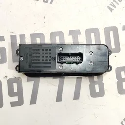 Блок склопідйомників Volvo V50 04-12 2.0D лівий OEM 30710787 фото 4