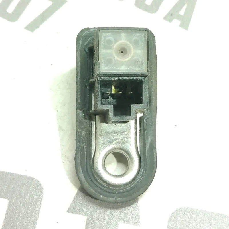 Кінцевик дверей Hyundai Elantra 3 00-06 1.6 Бенз 935603b100