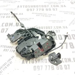 Замок дверей Volvo V50 (04-12) 2.0D задня права OEM 30699112 фото 1