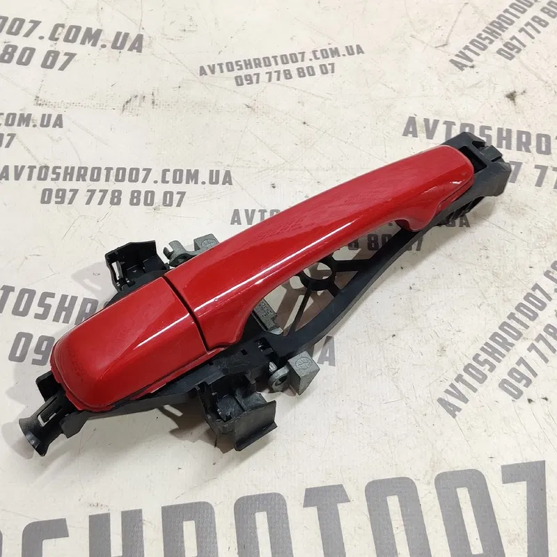 Ручка зовнішня Volvo V50 (04-12) 2.0D прд. пр. OEM 30663866