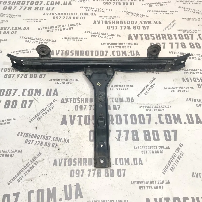 Кронштейн радіатора Hyundai Elantra 3 (00-06) 1.6 Бенз перед