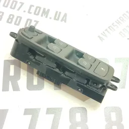 Блок склопідйомників Volvo V50 04-12 2.0D лівий OEM 30710787 фото 2