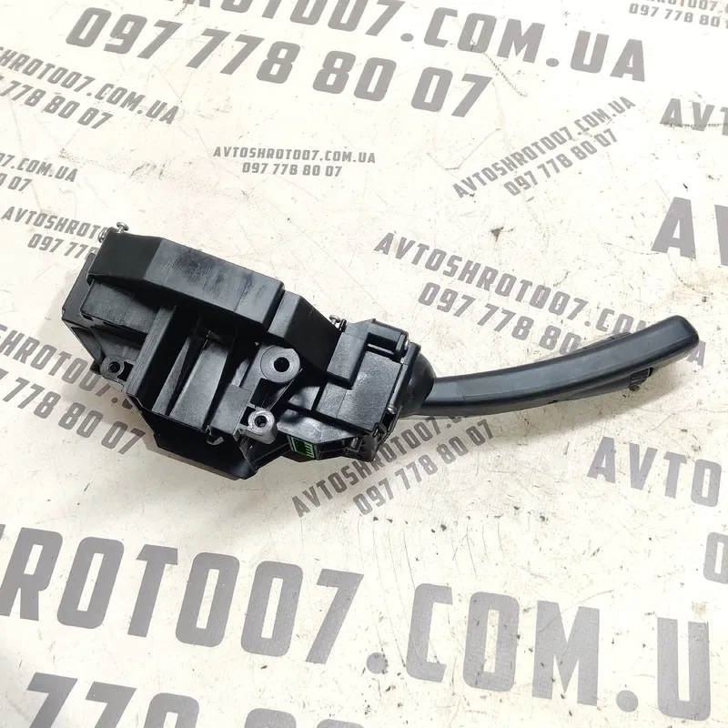 Перемикач підрульовий Volvo V50 (04-12) 2.0D OEM 30710342