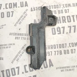Накладка Toyota Auris (06-12) 1.6 Benzin задня права нижня