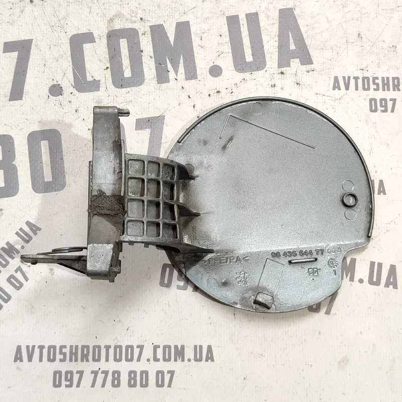 Лючок бака Peugeot 307 (01-08) 1.4 Бензин
