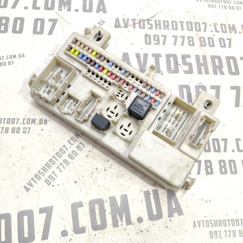 Блок запобіжників Volvo V50 (04-12) 2.0 Дизель OEM 8690719 фото 2