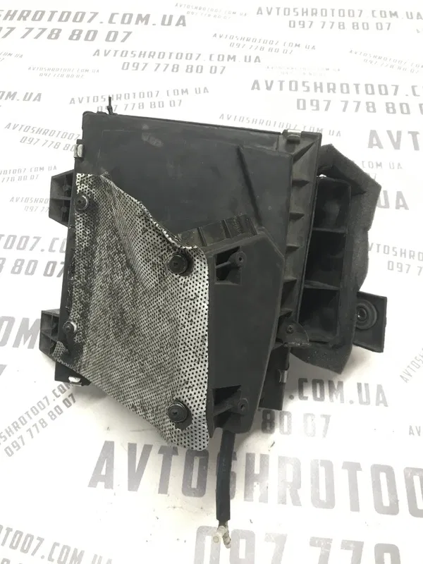 Корпус повітряного фільтра VW Passat B5+ (00-05) 1.9 Diesel