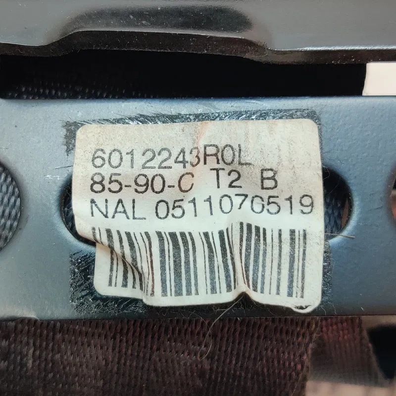 Ремінь безпеки Volvo V50 (04-12) 2.0 Дизель передній правий