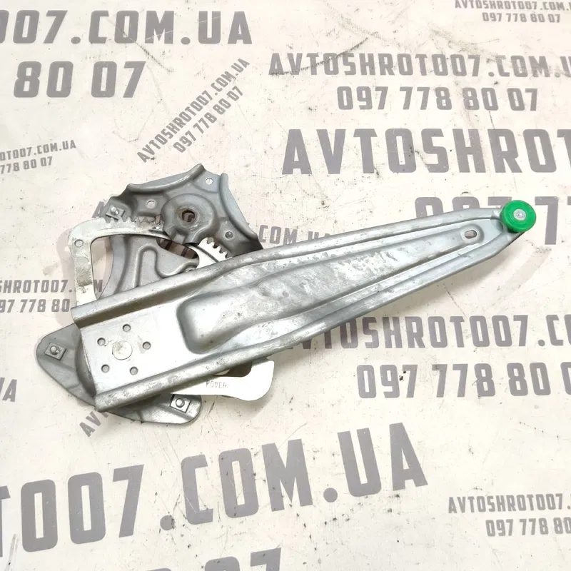 Склопідіймач Toyota Auris (06-12) 1.6 Бензин задній правий