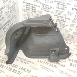 Пластик багажника Toyota Auris 06-12 1.6 лів OEM 6473402040 фото 2