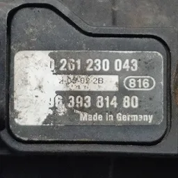 Впускний колектор Peugeot 307 01-08 1.4 Бенз OEM 9639381480 фото 6