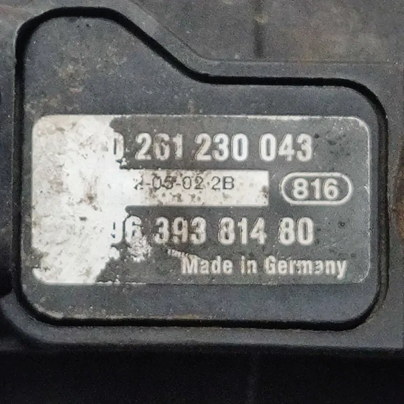Впускний колектор Peugeot 307 01-08 1.4 Бенз OEM 9639381480