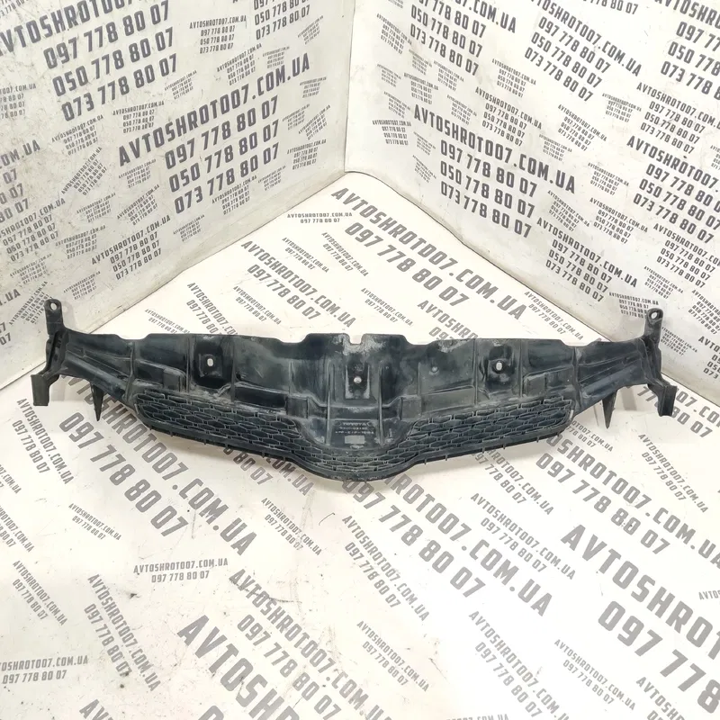 Решітка радіатора Toyota Auris (06-12) 1.6 перед 5311102390