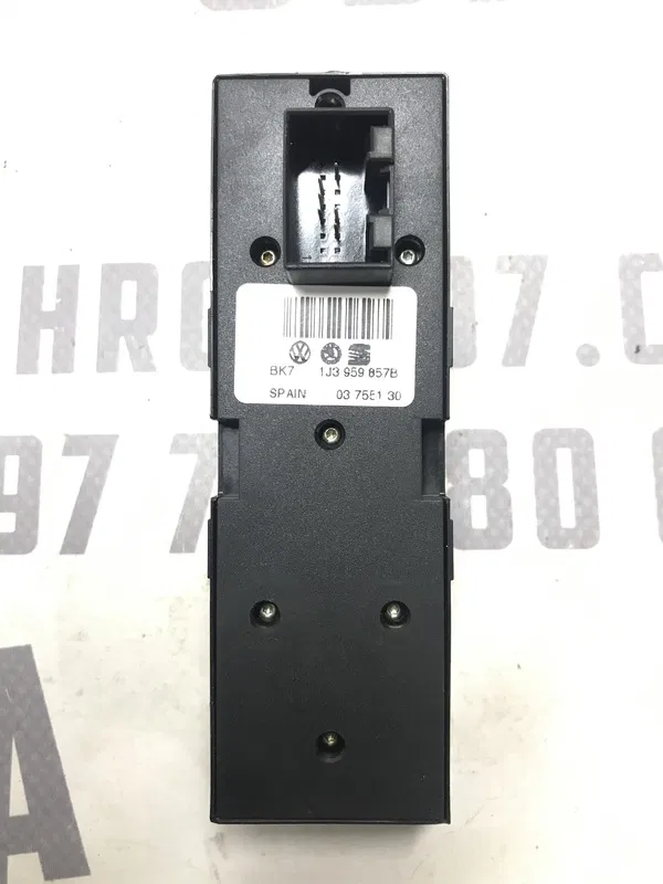 Кнопка склопідіймача VW Passat B5+ 00-05 1.9 ліва 1J3959857B