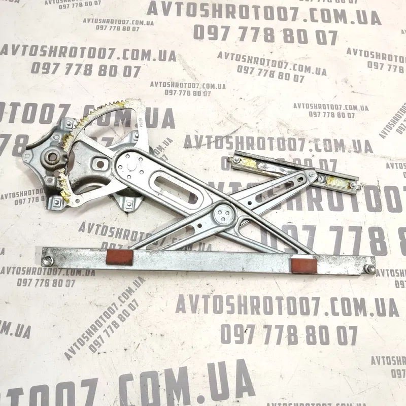 Склопідіймач Toyota Auris (06-12) 1.6 Бензин перед. правий