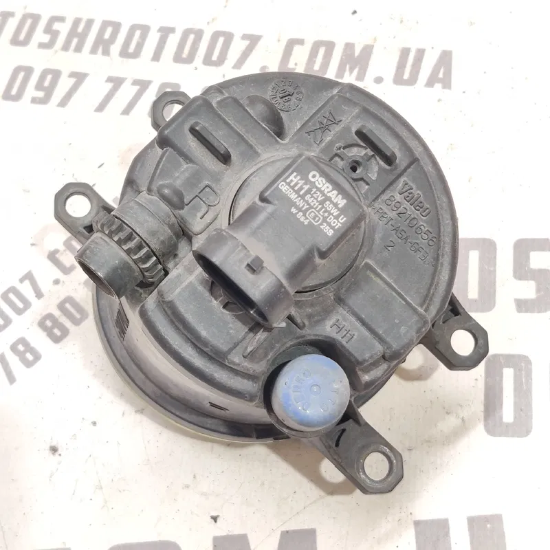 Фара ПТФ Toyota Auris (06-12) 1.6 Бенз права OEM 812100d041