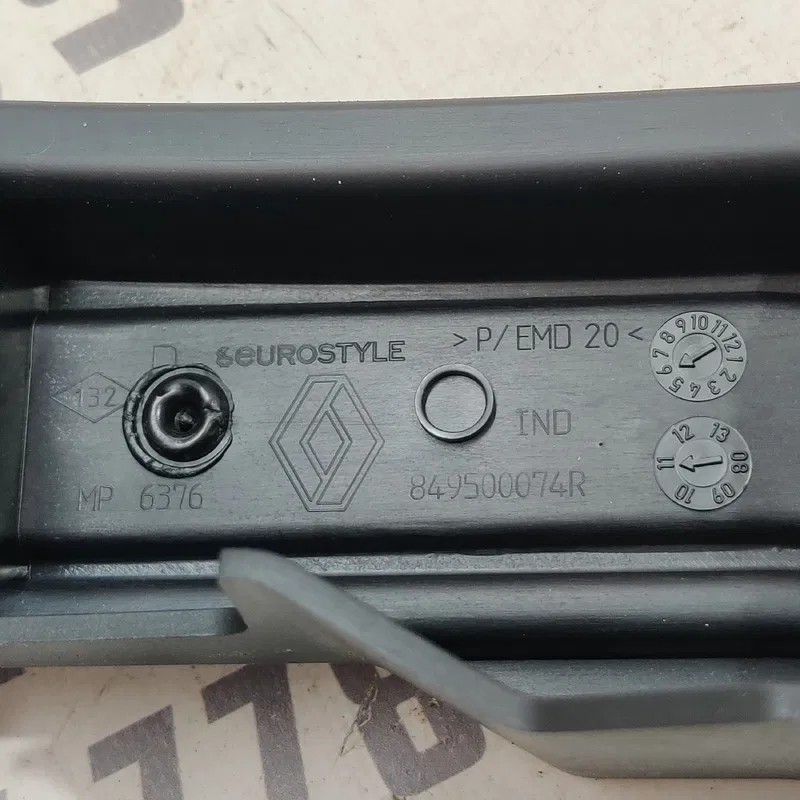 Накладка Renault G.Scenic 3 09-16 1.6d Зд Пр OEM 849500074r
