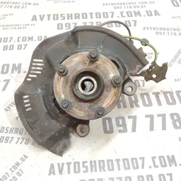 Кулак поворотний Toyota Auris (06-12) 1.6 Benz права передня фото 2