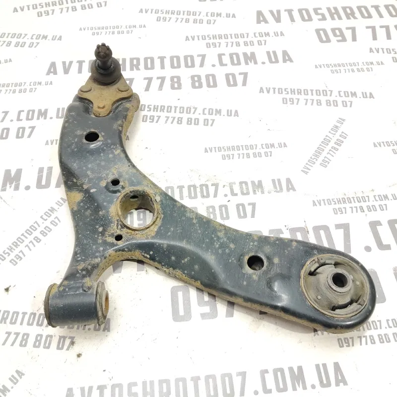 Ричаг Toyota Auris (06-12) 1.6 Бензин передній правий