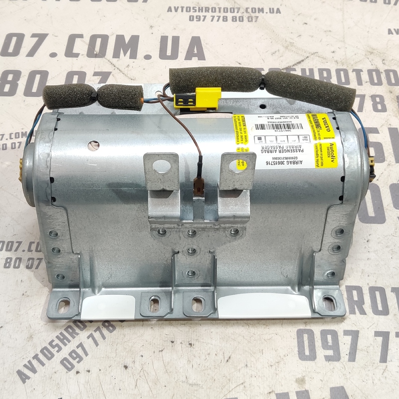 Подушка безпеки Volvo V50 04-12 2.0D пасажира OEM 30615716