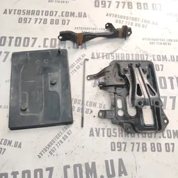 Кріплення АКБ Toyota Auris (06-12) 1.6 Бензин OEM 7443102160 фото 2