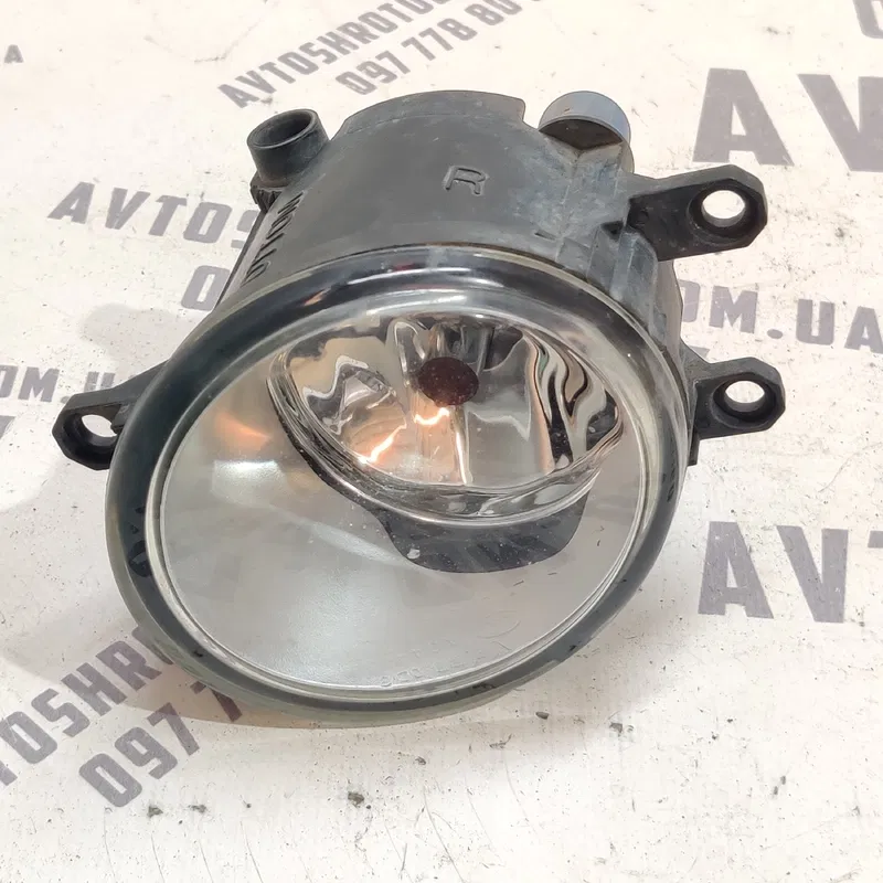 Фара ПТФ Toyota Auris (06-12) 1.6 Бенз права OEM 812100d041