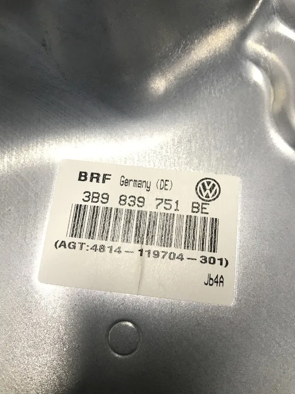 Склопідіймач VW Passat B5+ 00-05 1.9D зад. ліва 3B9839751BE