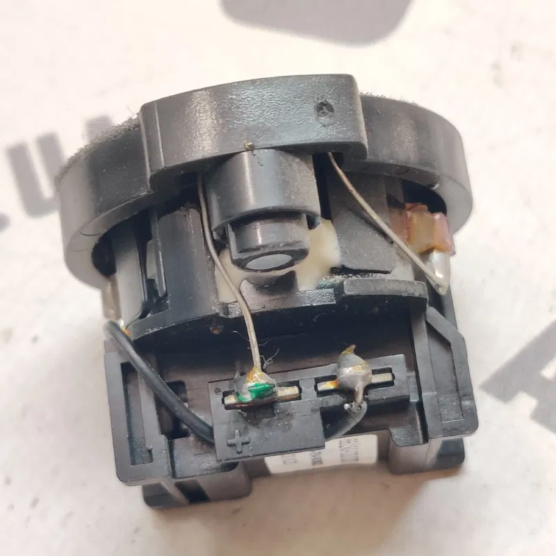 Динаміки Toyota Auris (06-12) 1.6 бенз перед OEM 8616002700