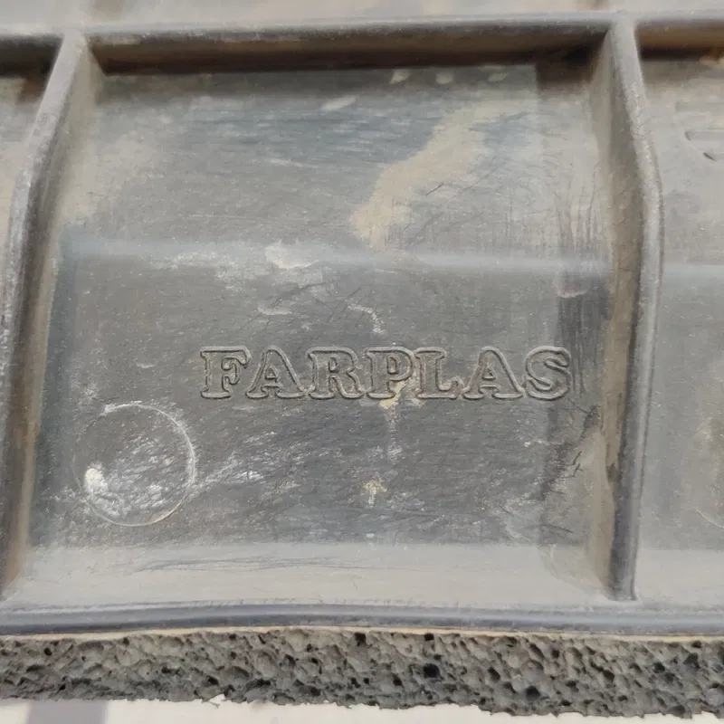 Накладка Toyota Auris (06-12) 1.6 перед ліва OEM 5382602020