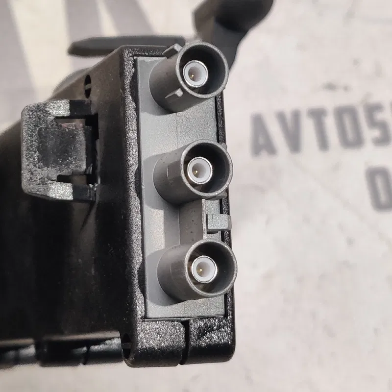 Підсилювач антени Volvo V50 (04-12) 2.0 Дизель OEM 30737918