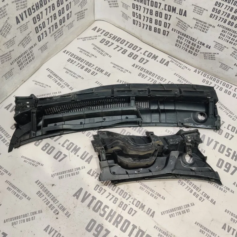 Жабо Toyota Auris (06-12) 1.6 Бензин переднє OEM 5578102160