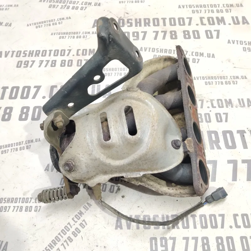 Колектор випускний Toyota Auris (06-12) 1.6 Бензин 1ZRFE