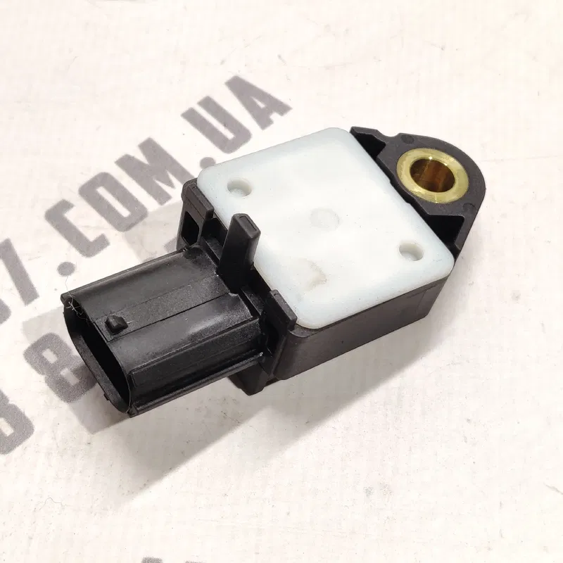 Датчик удару Toyota Auris (06-12) 1.6 перед OEM 8983102060