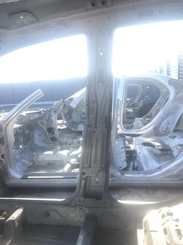 Стійка центральна Chevrolet Tacuma (00-11) 2.0 Бензин Права